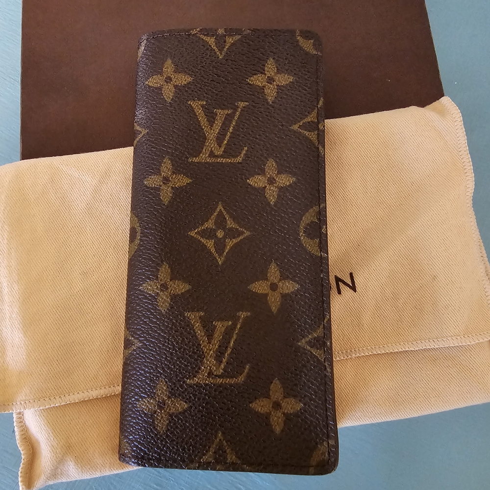 Louis Vuitton Monogram Etui a Lunettes Glasses Case